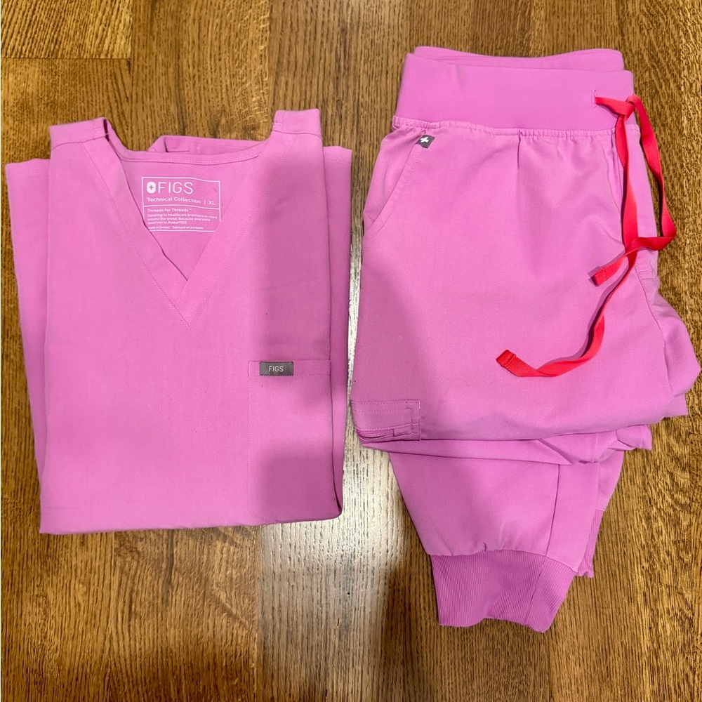 Figs Cloud Pink Scrub Set